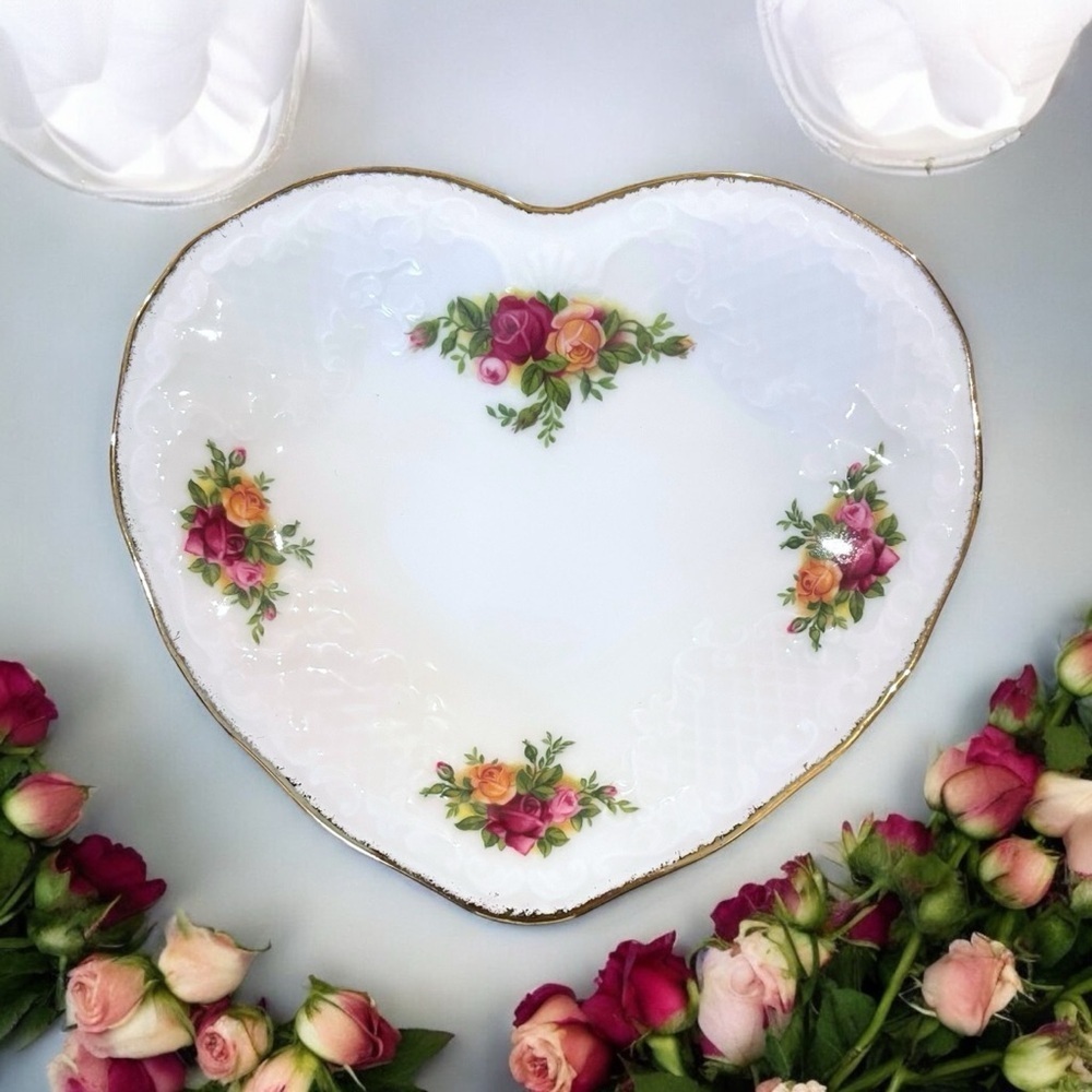Vintage Royal Albert Old Country Roses Bone China Heart Shaped Trinket Dish